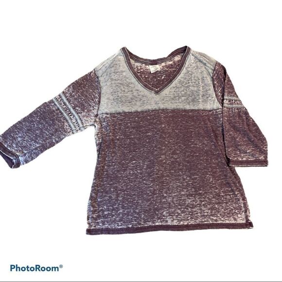 Purple and White washed out V neck T-shirt - Picture 3 of 10